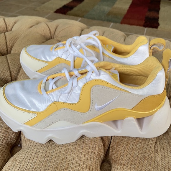 Nike sneakers - Picture 4 of 8